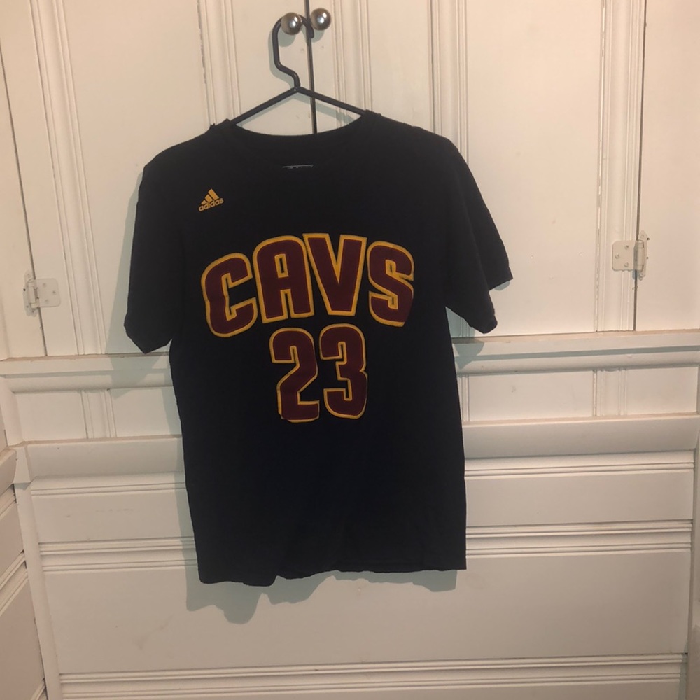 Cleveland cavaliers tee shirt.